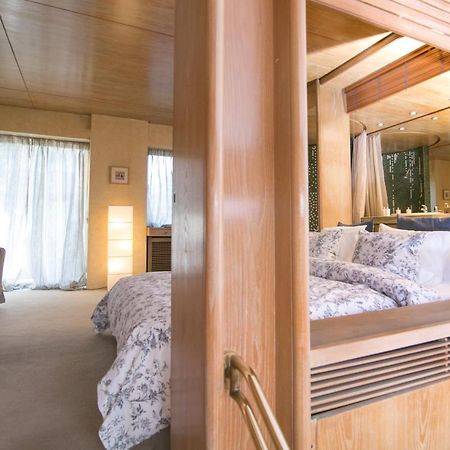 One-Of-A-Kind Athens Riviera Apartment Ngoại thất bức ảnh